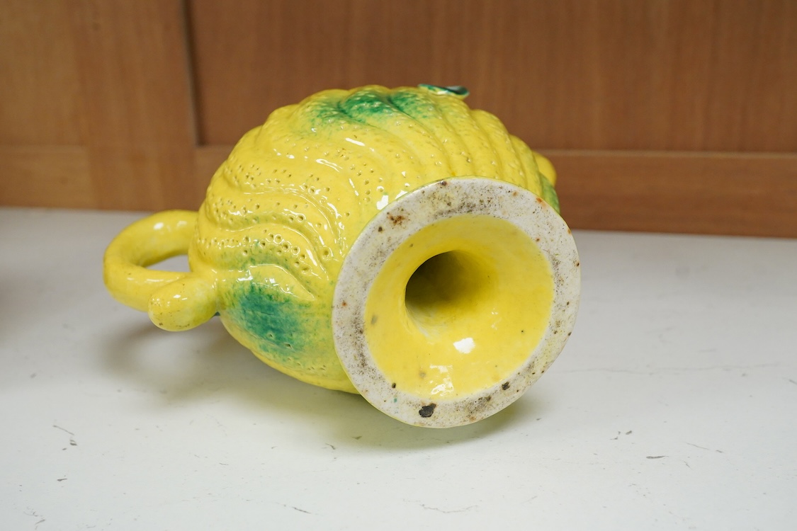 A Chinese 'Cadogan' teapot, the spout in the form of a bird, 17cm high